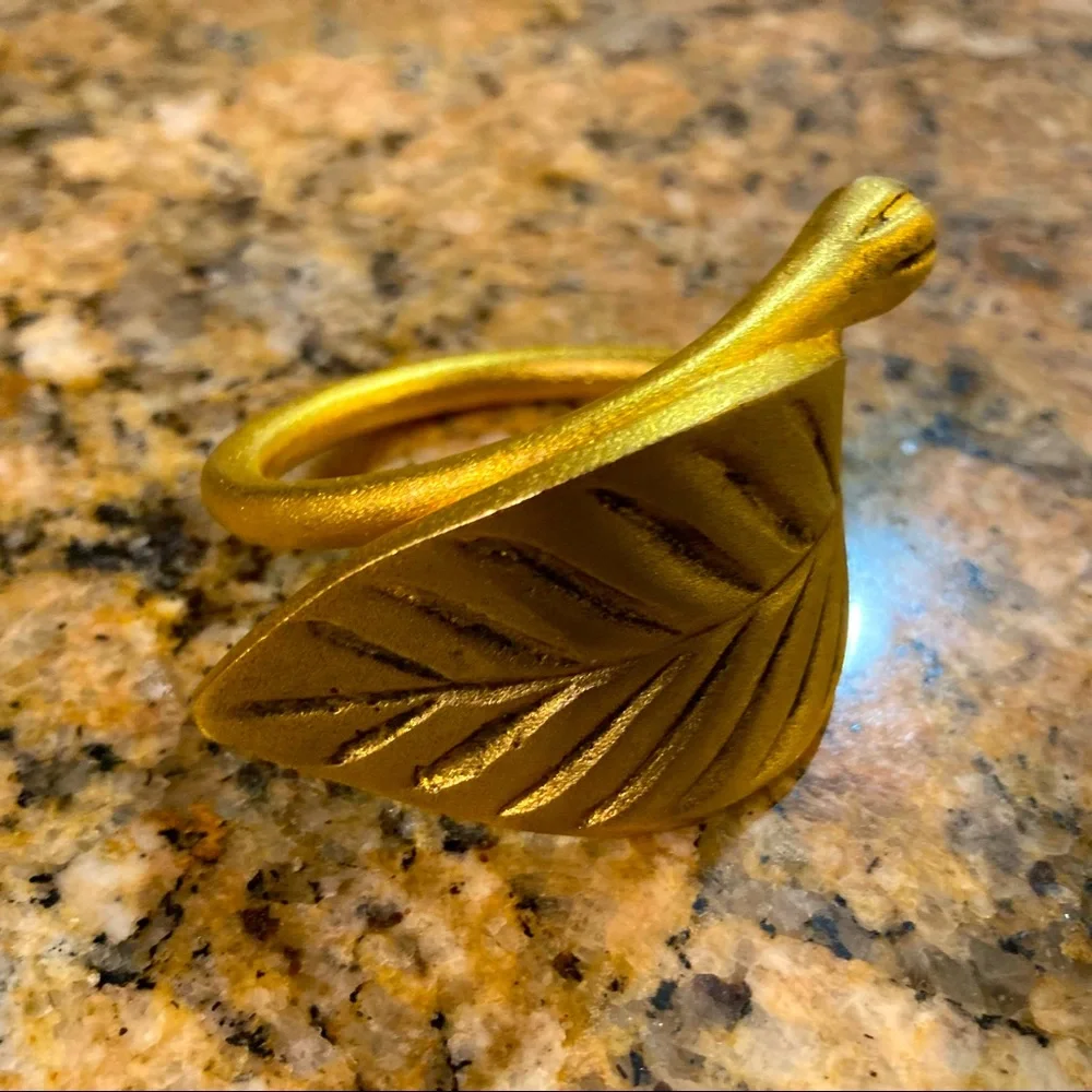 Golden Leaf Napkin Rings - 6 pcs - Picture 5 of 6